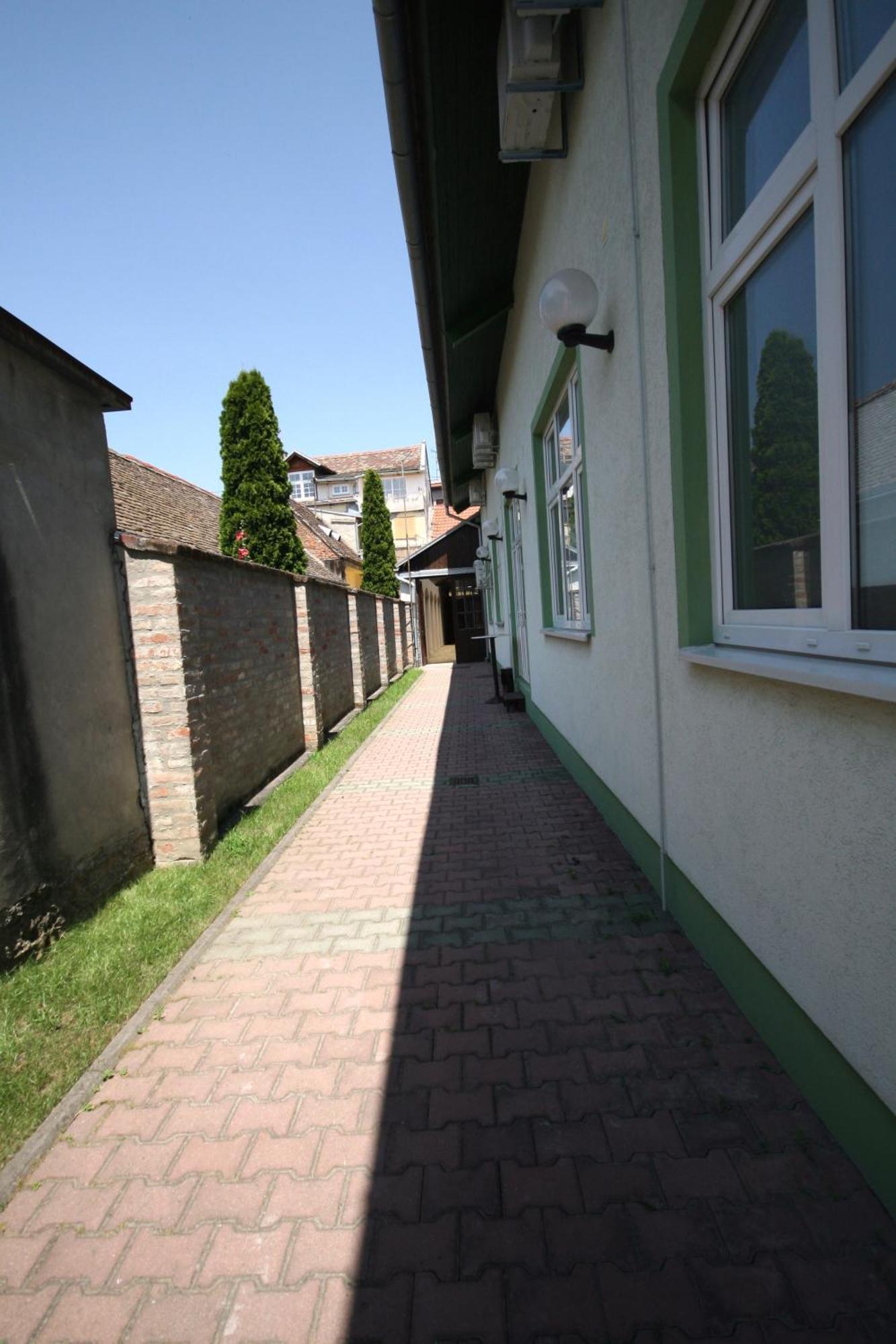 Rooms Lisnic Osijek Exterior photo