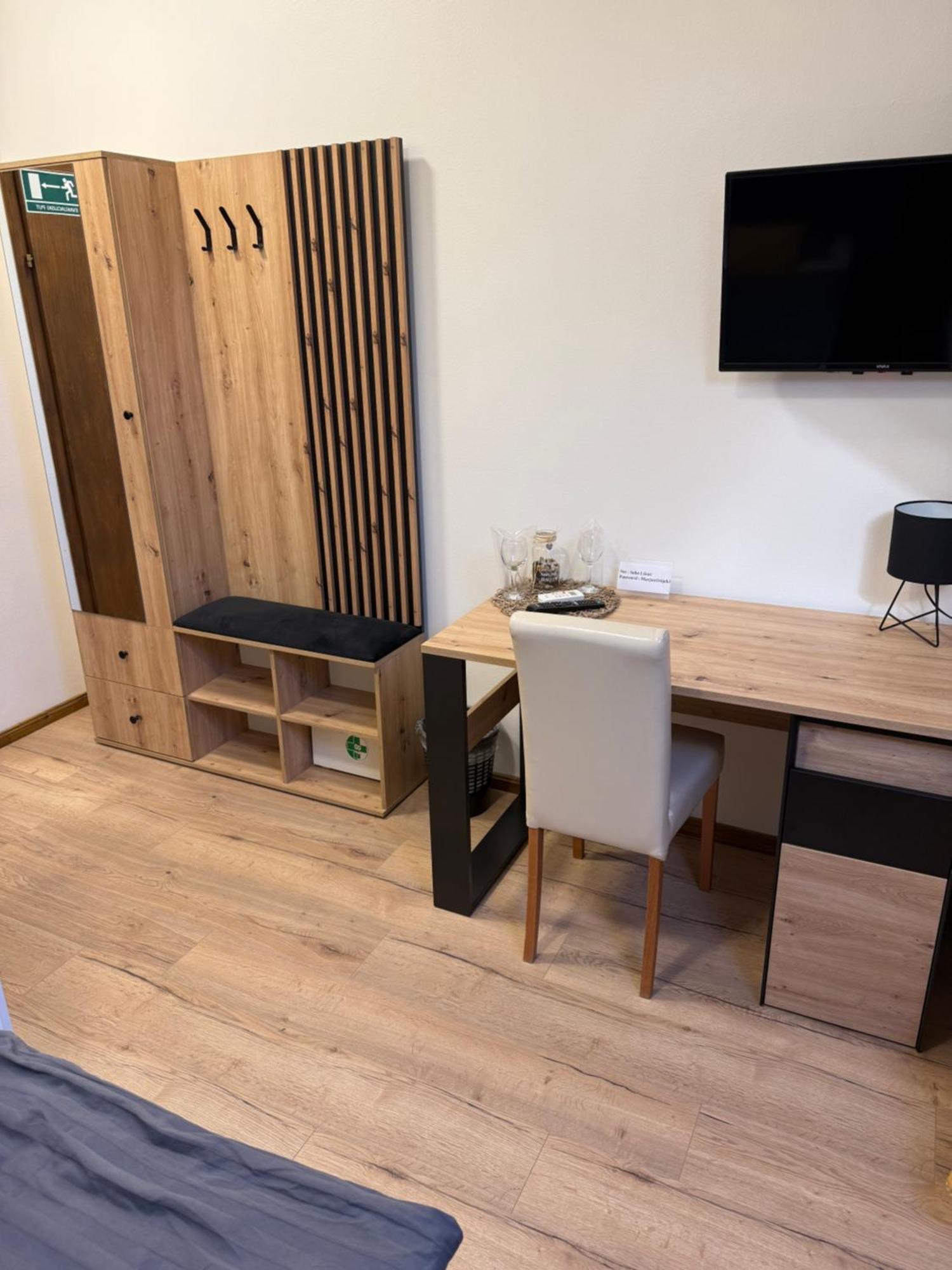 Rooms Lisnic Osijek Exterior photo