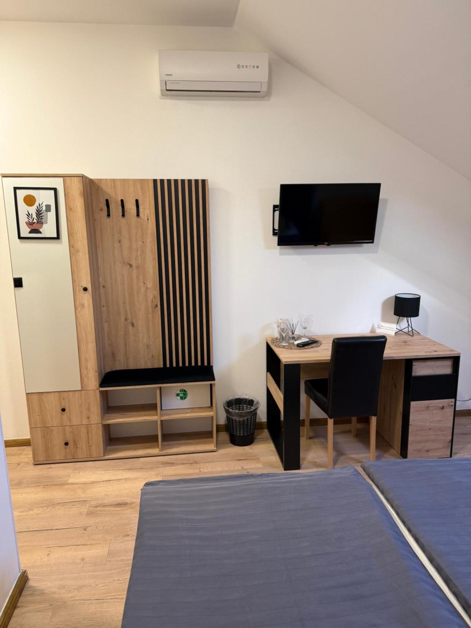 Rooms Lisnic Osijek Exterior photo